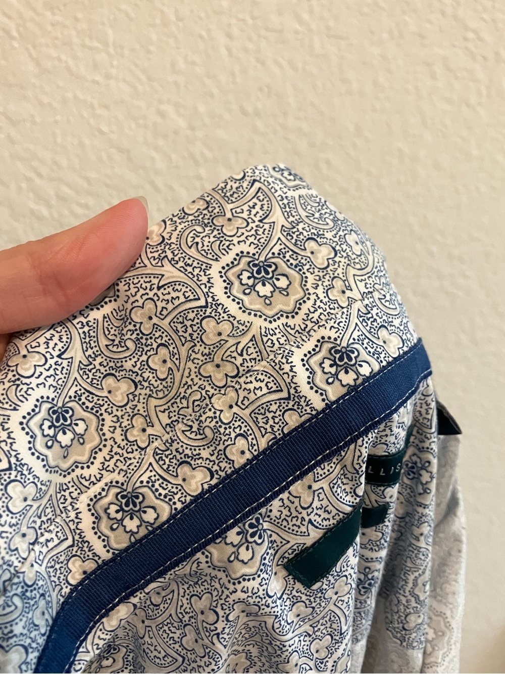 Men's Patterned Button Down - Picture 2 of 5